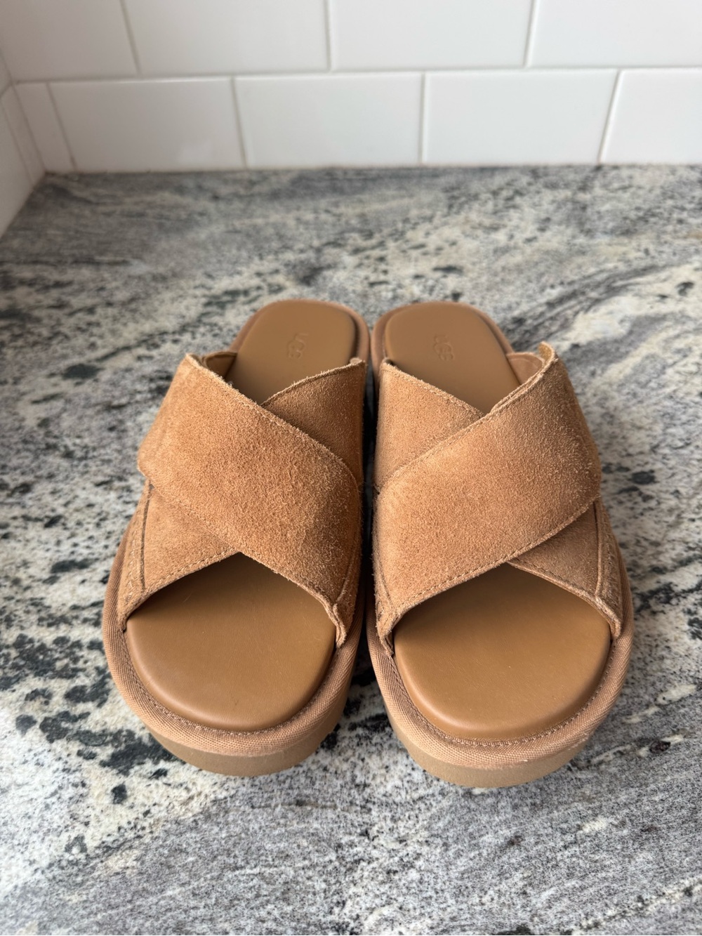 UGG Women's Sungaze Slide Platform Sandals in Chestnut. Size 8. VGUC - Picture 2 of 6